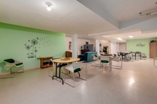 2848 Dovely Park Se, Calgary, AB - Indoor