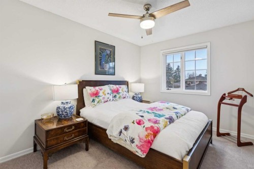 206 Signal Hill Point Sw, Calgary, AB - Indoor Photo Showing Bedroom
