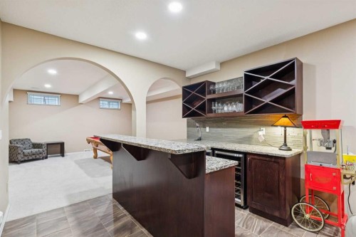 206 Signal Hill Point Sw, Calgary, AB - Indoor Photo Showing Other Room