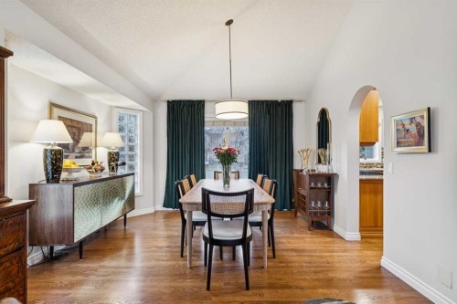 206 Signal Hill Point Sw, Calgary, AB - Indoor Photo Showing Dining Room