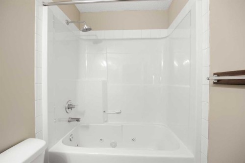 49 Sage Valley Manor Nw, Calgary, AB - Indoor Photo Showing Bathroom