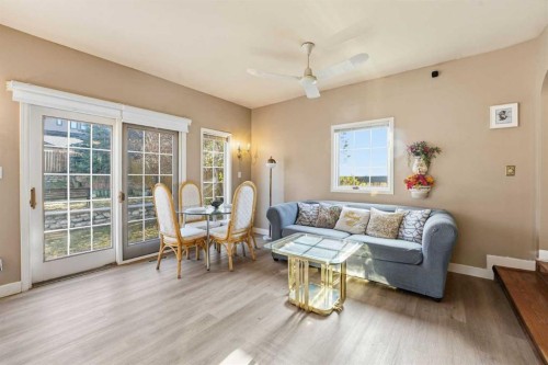 2314 Richmond Road Sw, Calgary, AB - Indoor Photo Showing Living Room