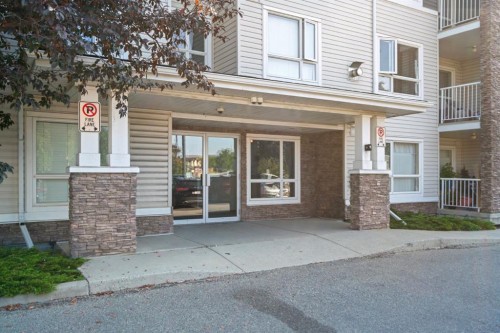 302-8200 4 Street Ne, Calgary, AB - Indoor Photo Showing Other Room