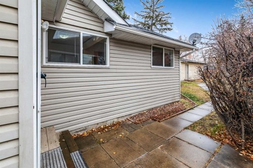 30 Crescent Road East, Okotoks, AB - Outdoor