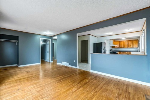 30 Crescent Road East, Okotoks, AB - Indoor Photo Showing Other Room