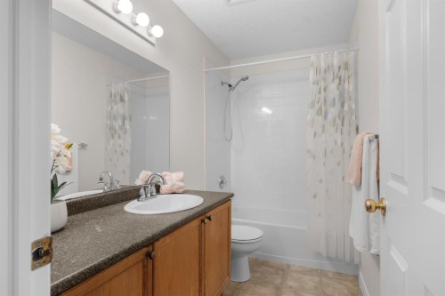 89 Crystalridge Close, Okotoks, AB - Indoor Photo Showing Bathroom