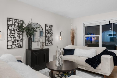 89 Crystalridge Close, Okotoks, AB - Indoor Photo Showing Bedroom