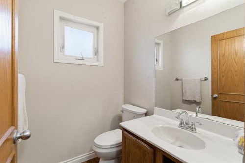 239 Sandpiper Place Nw, Calgary, AB - Indoor Photo Showing Bathroom