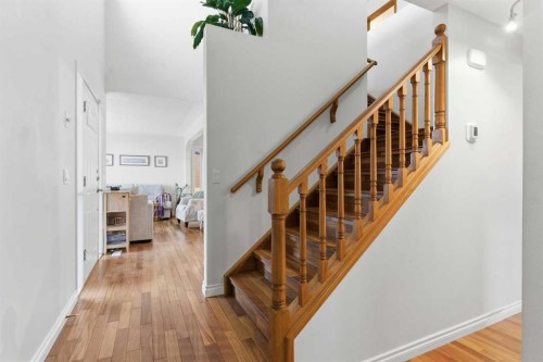 239 Sandpiper Place Nw, Calgary, AB - Indoor Photo Showing Other Room