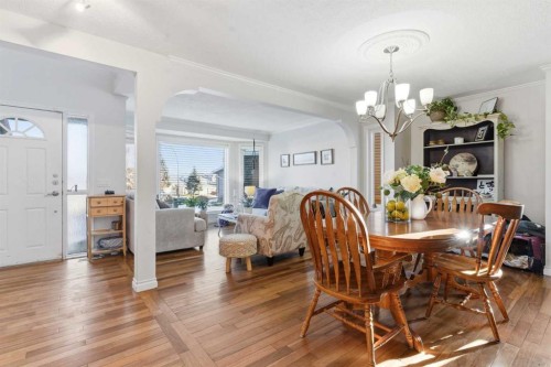 239 Sandpiper Place Nw, Calgary, AB - Indoor Photo Showing Dining Room