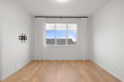 76 Lucas Common Nw, Calgary, AB - Indoor Photo Showing Other Room