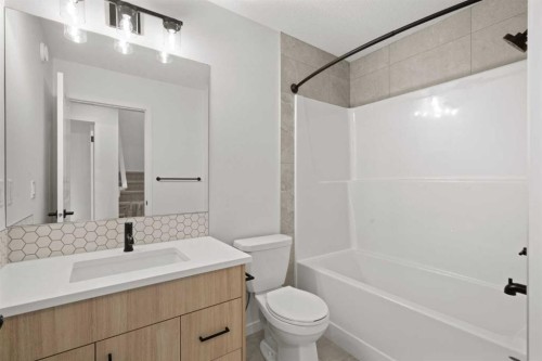 76 Lucas Common Nw, Calgary, AB - Indoor Photo Showing Bathroom