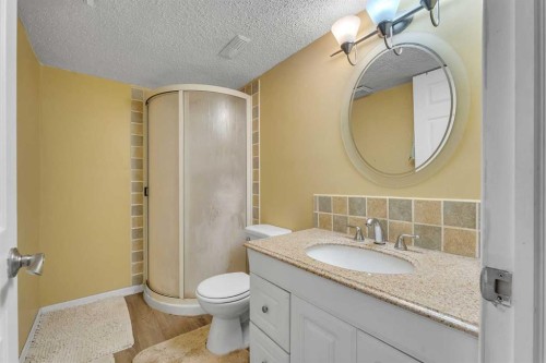 172 Covehaven Road Ne, Calgary, AB - Indoor Photo Showing Bathroom