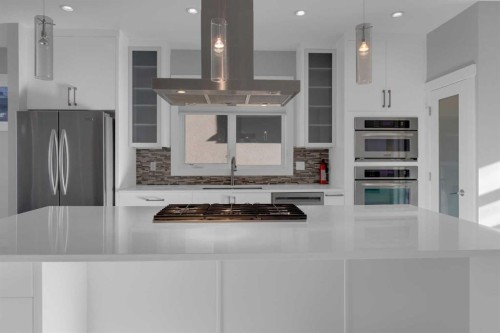 2319 23 Avenue Sw, Calgary, AB - Indoor Photo Showing Kitchen With Upgraded Kitchen