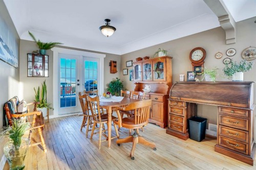 250077 Range Road 261 Road, Rural Wheatland County, AB - Indoor Photo Showing Dining Room