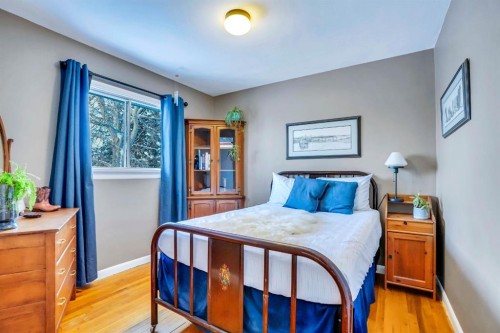 250077 Range Road 261 Road, Rural Wheatland County, AB - Indoor Photo Showing Bedroom