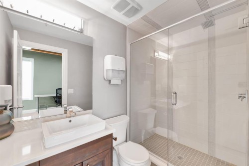 216 40 Avenue Ne, Calgary, AB 