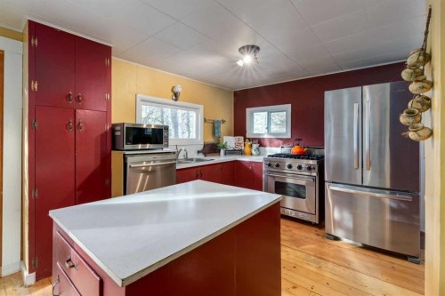 10-32376 Highway 760, Rural Mountain View County, AB - Indoor Photo Showing Kitchen