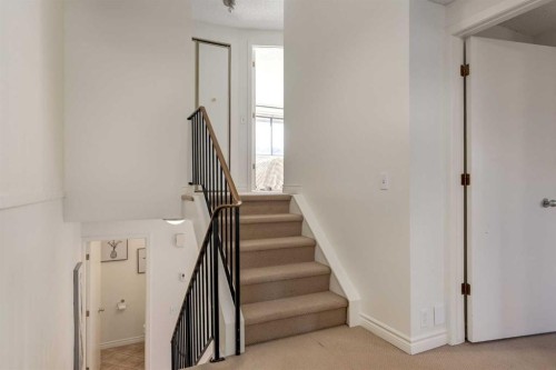 116 Point Drive Nw, Calgary, AB - Indoor Photo Showing Other Room