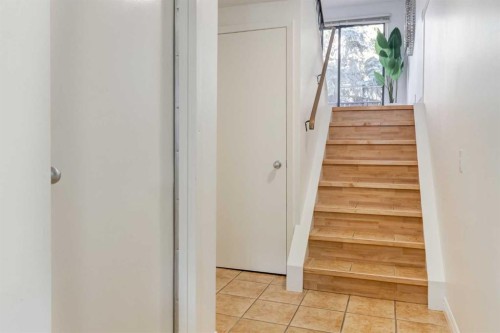 116 Point Drive Nw, Calgary, AB - Indoor Photo Showing Other Room