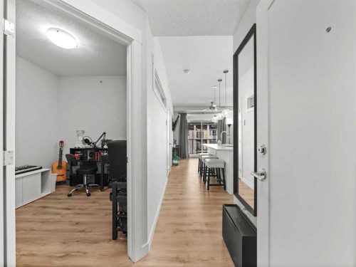 404-25 Walgrove Walk Se, Calgary, AB - Indoor Photo Showing Other Room