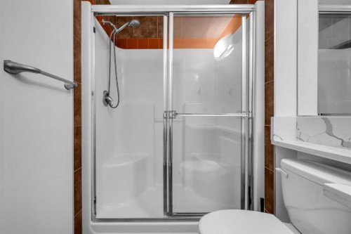 1405-1410 1 Street Se, Calgary, AB - Indoor Photo Showing Bathroom