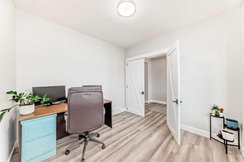 104 Viewpointe Terrace, Chestermere, AB - Indoor Photo Showing Office