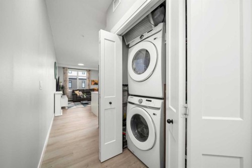 4314-200 Seton Circle Se, Calgary, AB - Indoor Photo Showing Laundry Room