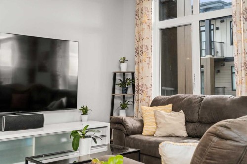 4314-200 Seton Circle Se, Calgary, AB - Indoor Photo Showing Living Room