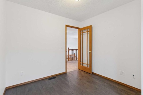 228 Macewan Park View Nw, Calgary, AB - Indoor Photo Showing Other Room