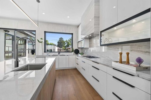 120 13 Street Ne, Calgary, AB - Indoor Photo Showing Kitchen With Upgraded Kitchen