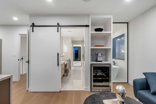 120 13 Street Ne, Calgary, AB - Indoor