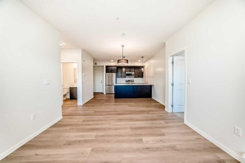 212-245 Edith Place Nw, Calgary, AB - Indoor Photo Showing Other Room