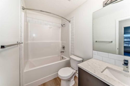 212-245 Edith Place Nw, Calgary, AB - Indoor Photo Showing Bathroom