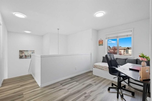 129 Luxstone Green Sw, Airdrie, AB - Indoor Photo Showing Office