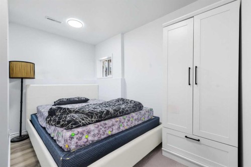 129 Luxstone Green Sw, Airdrie, AB - Indoor Photo Showing Bedroom