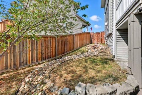 129 Luxstone Green Sw, Airdrie, AB - Outdoor