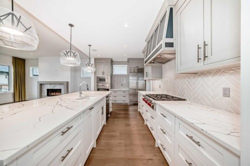 3637 13 Street Sw, Calgary, AB - Indoor Photo Showing Kitchen With Upgraded Kitchen