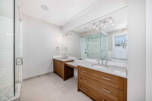 3637 13 Street Sw, Calgary, AB - Indoor Photo Showing Bathroom
