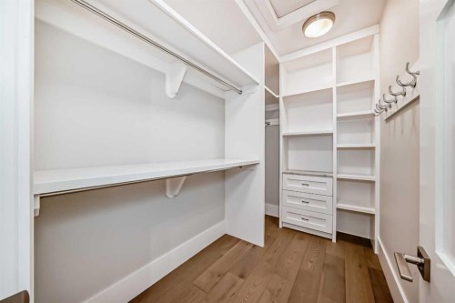 3637 13 Street Sw, Calgary, AB - Indoor With Storage