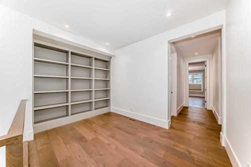 3637 13 Street Sw, Calgary, AB - Indoor Photo Showing Other Room