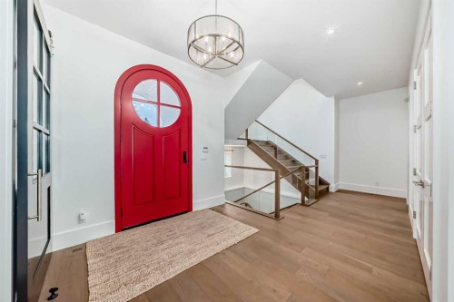 3637 13 Street Sw, Calgary, AB - Indoor Photo Showing Other Room