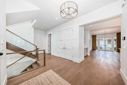 3637 13 Street Sw, Calgary, AB - Indoor Photo Showing Other Room