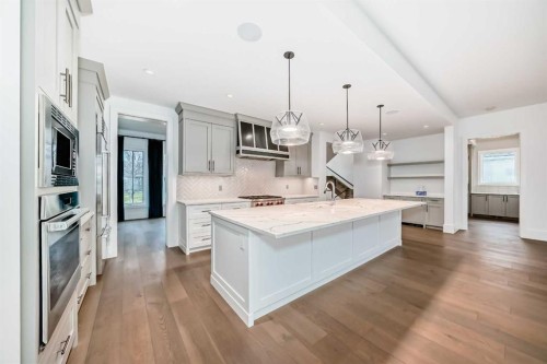 3637 13 Street Sw, Calgary, AB - Indoor Photo Showing Kitchen With Upgraded Kitchen