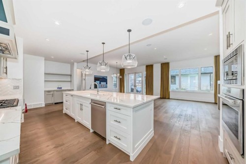 3637 13 Street Sw, Calgary, AB - Indoor Photo Showing Kitchen With Upgraded Kitchen