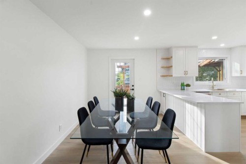 472 Cedarille Crescent Sw, Calgary, AB - Indoor Photo Showing Dining Room