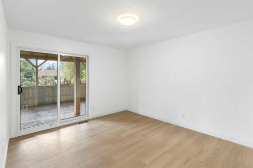 472 Cedarille Crescent Sw, Calgary, AB - Indoor Photo Showing Other Room