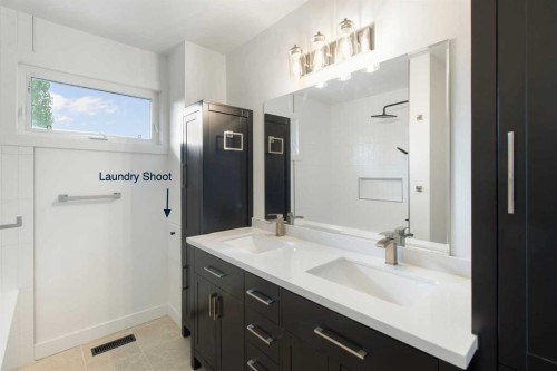 472 Cedarille Crescent Sw, Calgary, AB - Indoor Photo Showing Bathroom