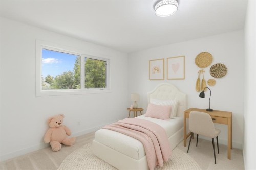 472 Cedarille Crescent Sw, Calgary, AB - Indoor Photo Showing Bedroom