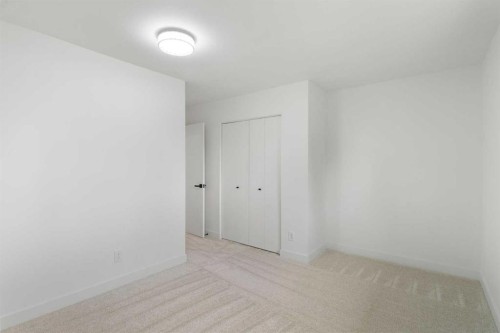 472 Cedarille Crescent Sw, Calgary, AB - Indoor Photo Showing Other Room
